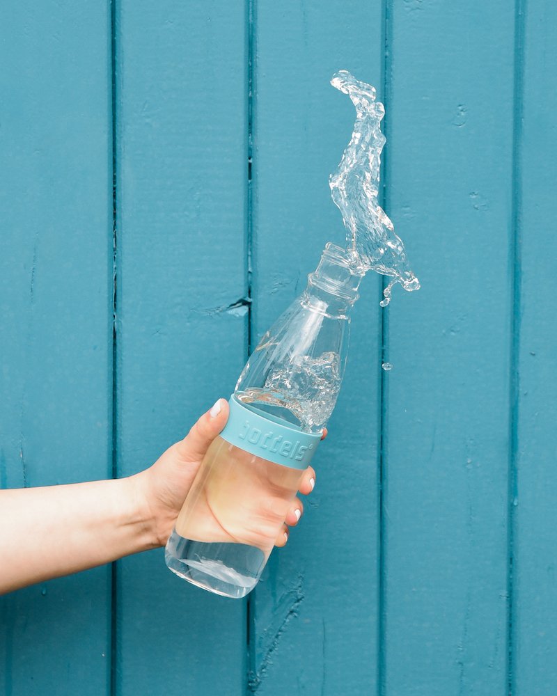 Trinkflasche Dree 650ml in Türkisblau mit Neoprentasche