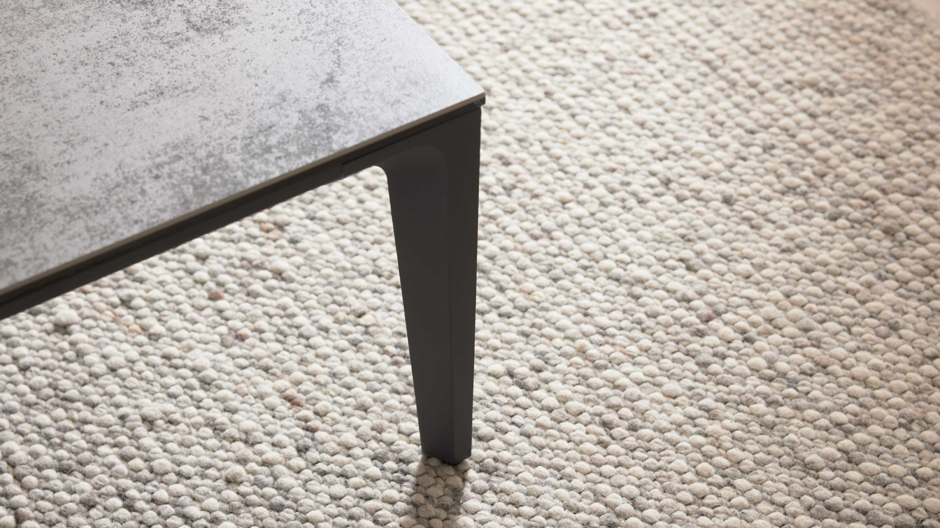 Couchtisch 6222 in Keramik silver