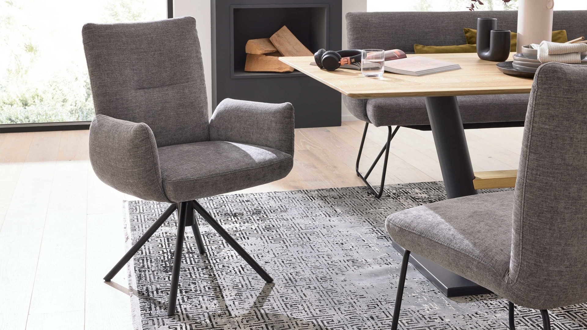 Interliving Armlrhnstuhl IL 5504 in Stoff Concrete grey