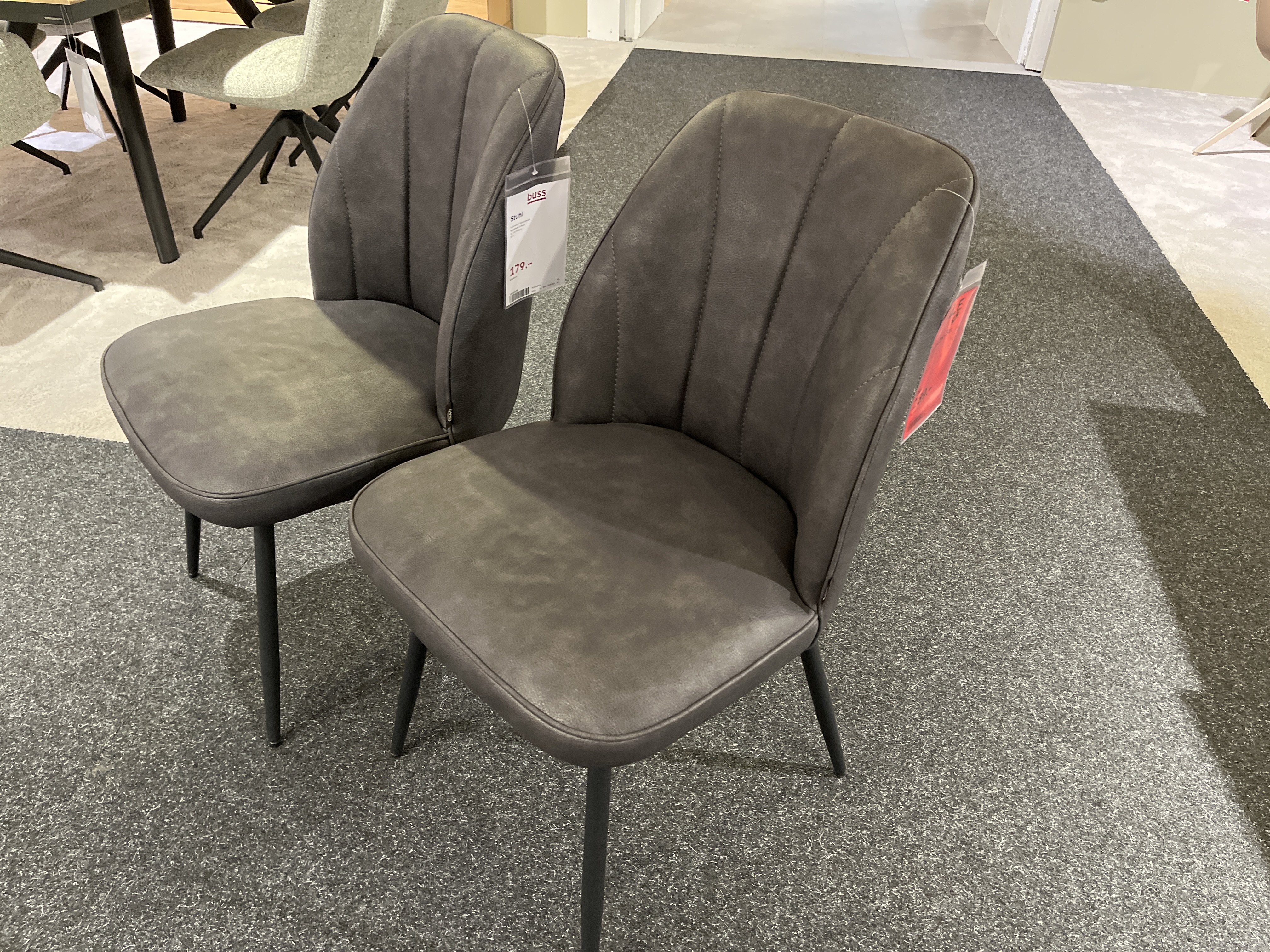 Henders & Hazel Stuhl 2er-Set LEO in Stoff Microf. Pala anthrazit, Esszimmerstuhl, Kunstleder, Dunkelgrau, Gepolsterte Rückenlehne, Schwarze Metallbeine