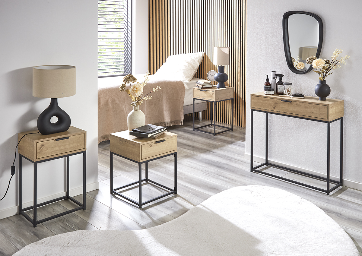 Konsole MALMÖ in Farbe Eiche hell, Schwarz Beistelltisch in Holzfarben, Nachttisch, Beistisch, Holz, Metallrahmen, Lampentisch, nachtisch-raum, nachtkonsole, beistelltisch, holz metall kombi, bettzimmer deko