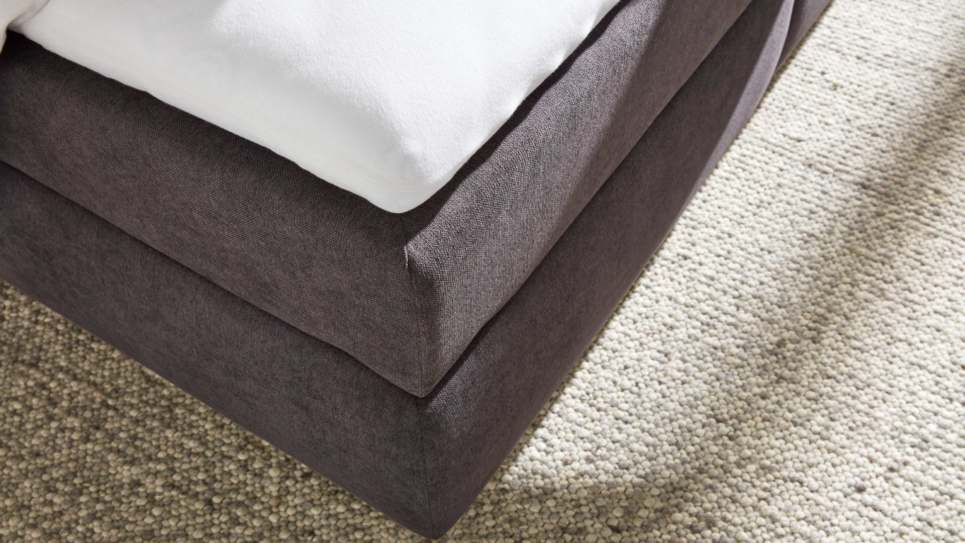 Interliving Boxspringbett 1414 ca. 180 x 200 cm in Stoff dunkelgrau Interliving Boxspringbett 1414 ca. 180 x 200 cm in Stoff dunkelgrau