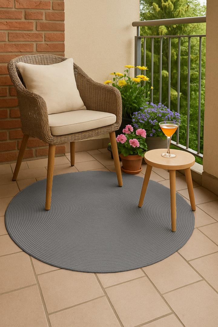 Golze & Söhne Teppich Paris in Farbe Grau, outdoor chair, Wicker chair, Terrassenteppich, Beistelltisch, Blumen