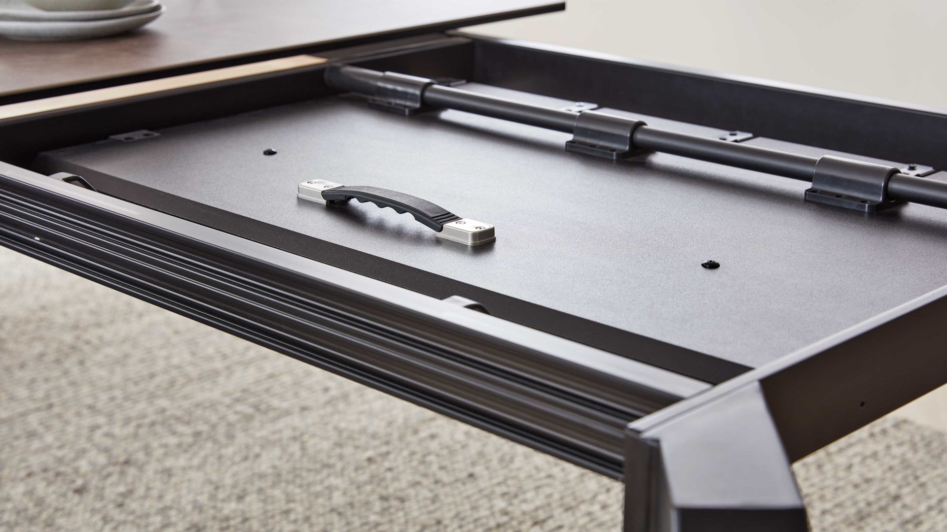 Interliving Esstisch IL5111, Oberteil Glas-Keramik grey, 4-Fuß-Gestell schwarz, Frontslide mit einer Falteinlage 80 cm, ca. 200 (280) x 100 cm
