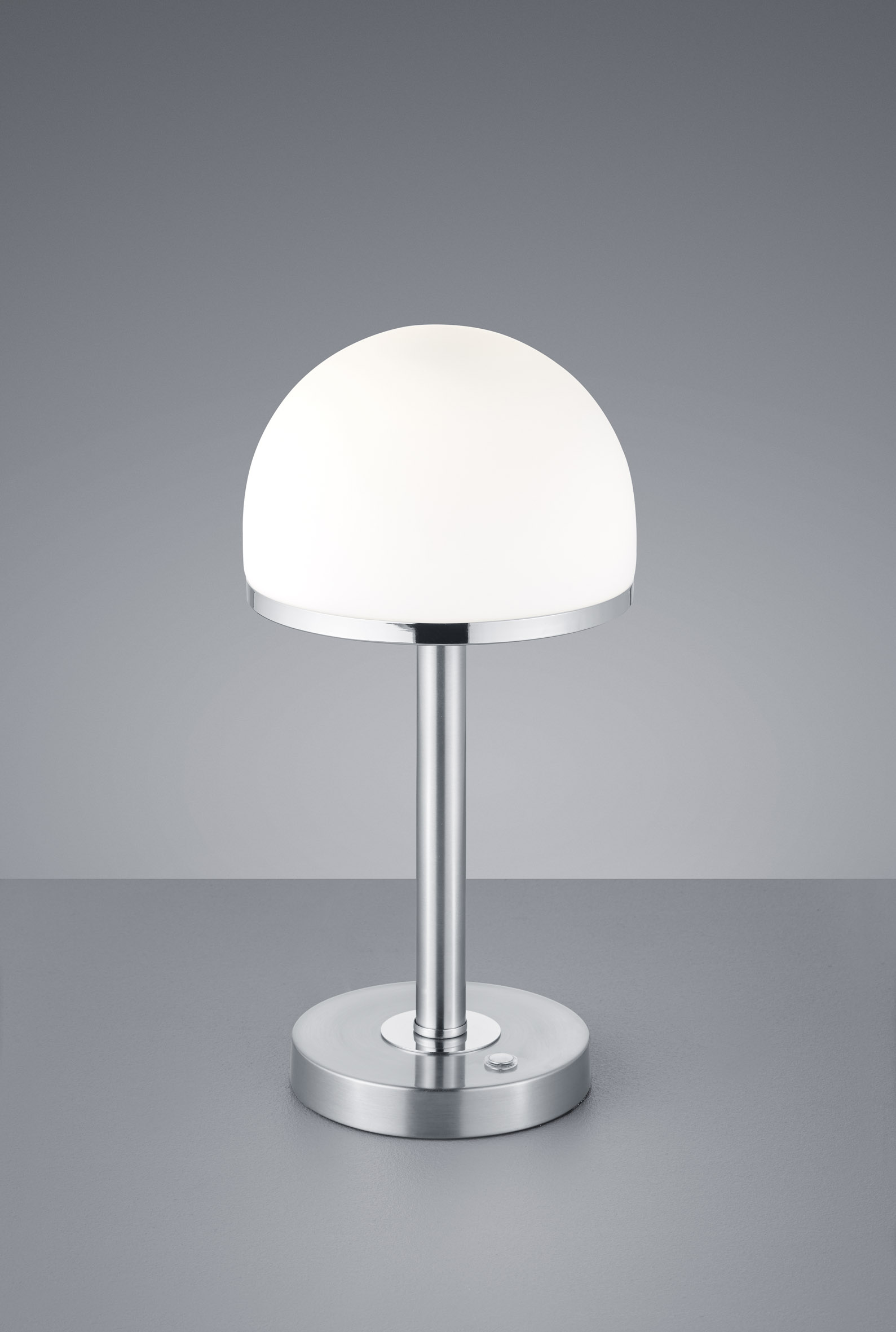 Trio LED-Tischleuchte BERLIN 1-flammig in Farbe Nickel matt, Glas weiß Trio LED-Tischleuchte BERLIN in Nickel matt, Glas weiß