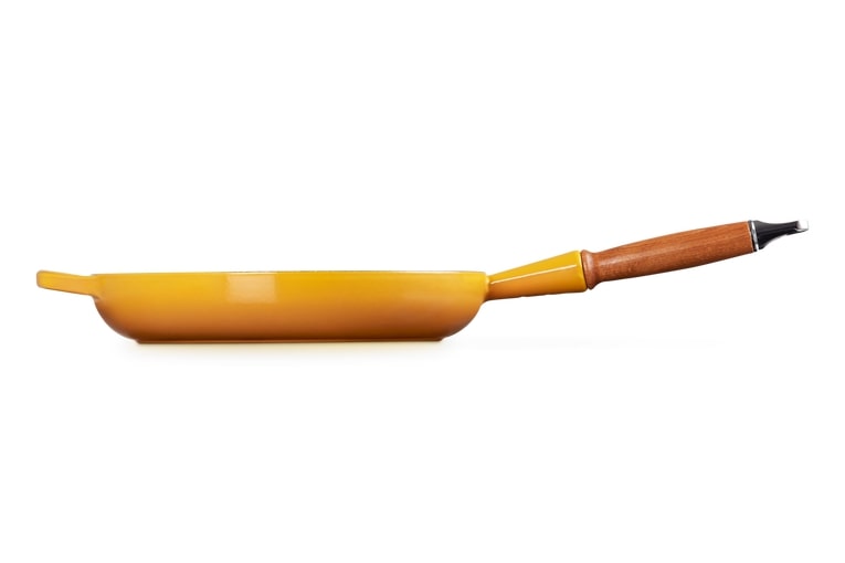 Le Creuset Bratpfanne Sig 28cm in Farbe Nectar, Pfannenkuchenpfanne, Pfanne, Emailliert, Guss, Holzgriff