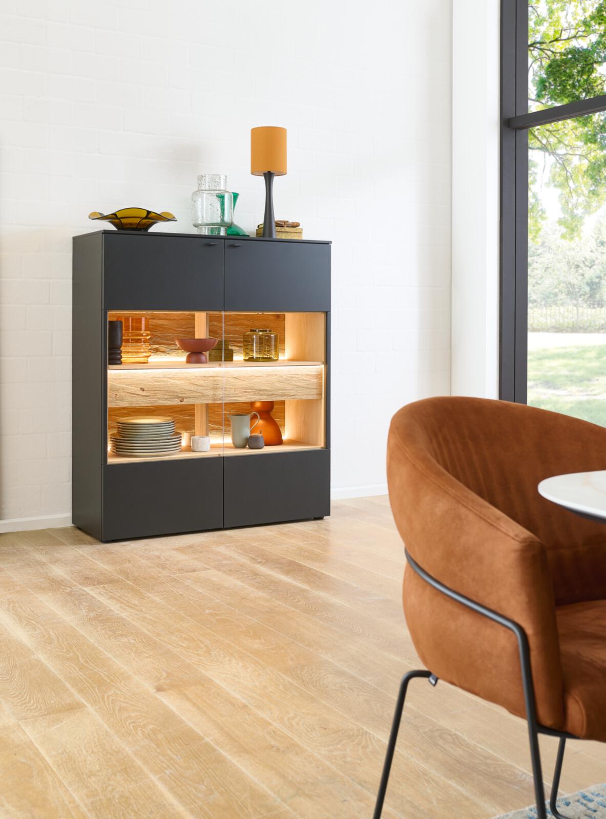 Highboard in Eiche gehackt geölt gebürstet