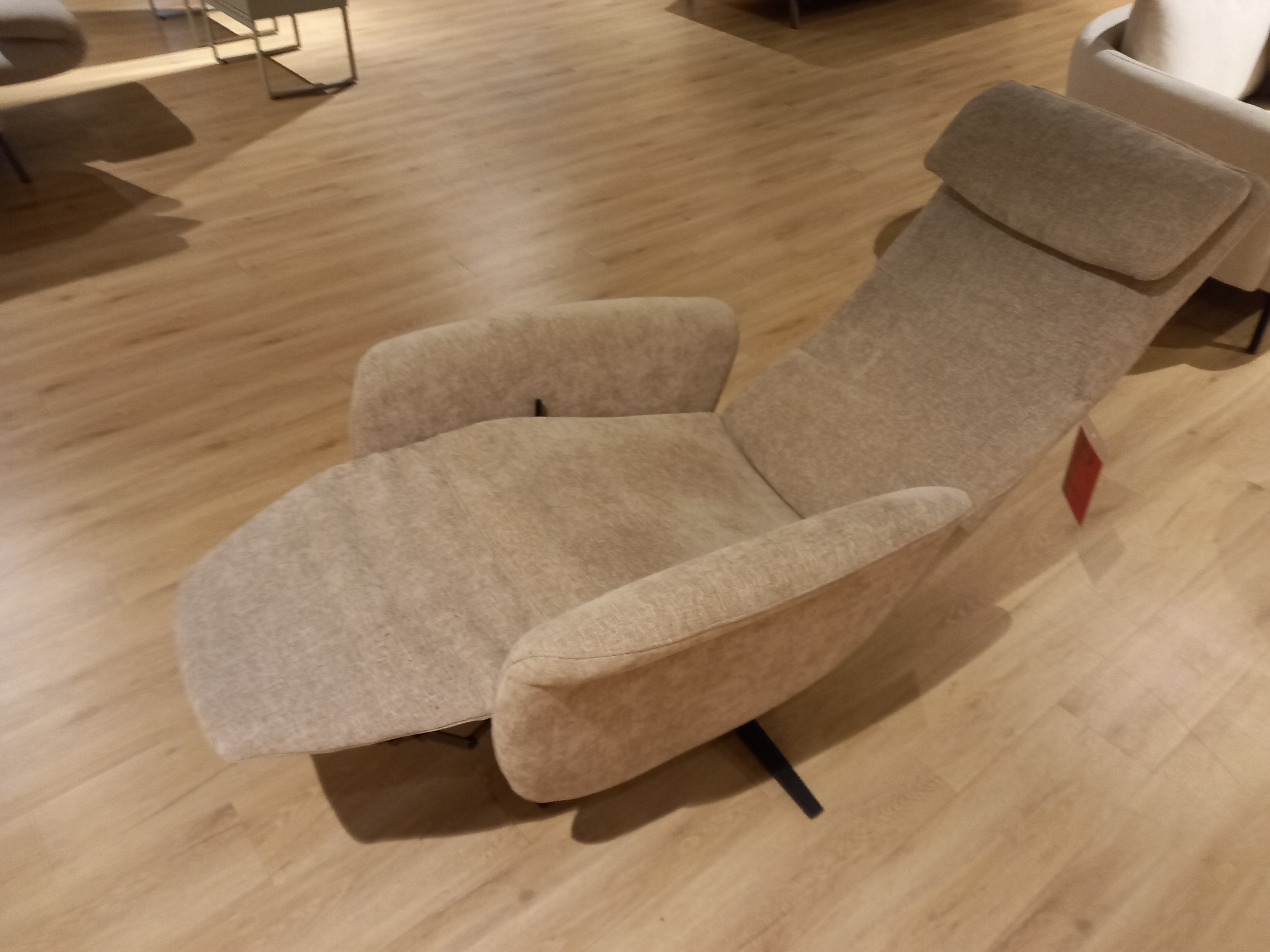 Hukla Relaxsessel VS-HU1070 in Toni beige, Relaxsessel, Stoffbezug, Beige, Verstellbare Rückenlehne, Kopfstütze
