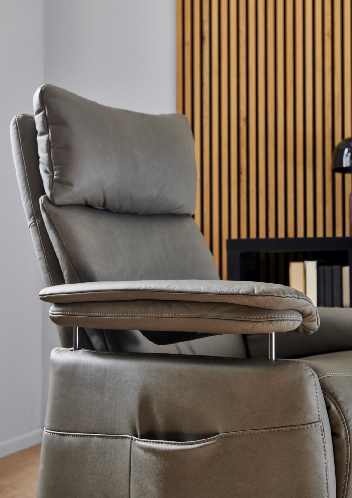 Relaxsessel TIMELESS 2.0 COMFORT RELAXX in Grau Polsteria Relaxsessel TIMELESS 2.0 COMFORT RELAXX in Leder Evita smoke