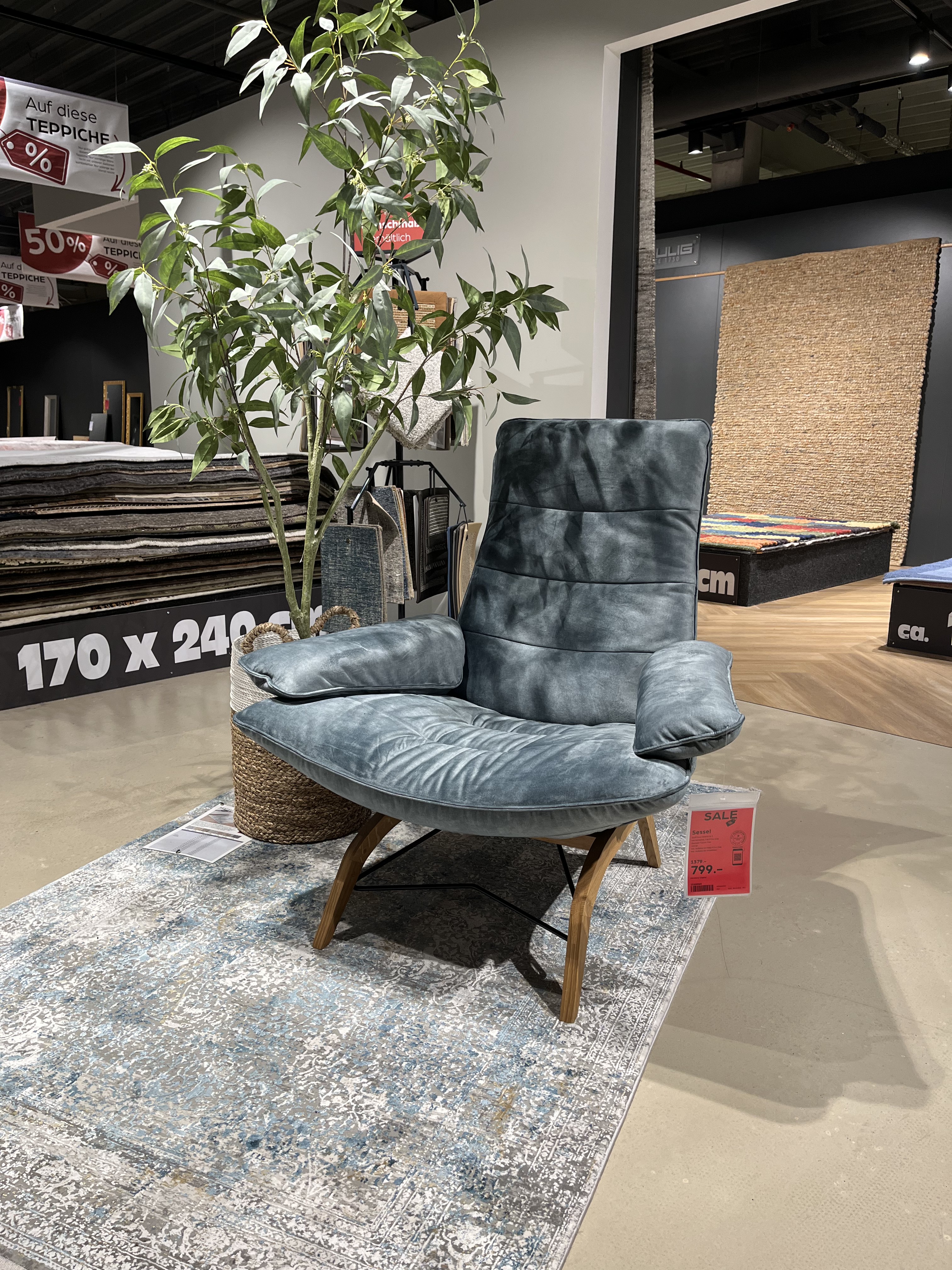 Sessel YOGA in Stoff Diva Mineral Gr.3 Sessel YOGA in Stoff Diva Mineral Gr.3, Moebel, Stuhl, Pflanze, Handtasche, Teppich