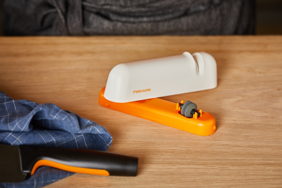 Fiskars Messerschärfer FUNCTIONAL FORM in Farbe White
