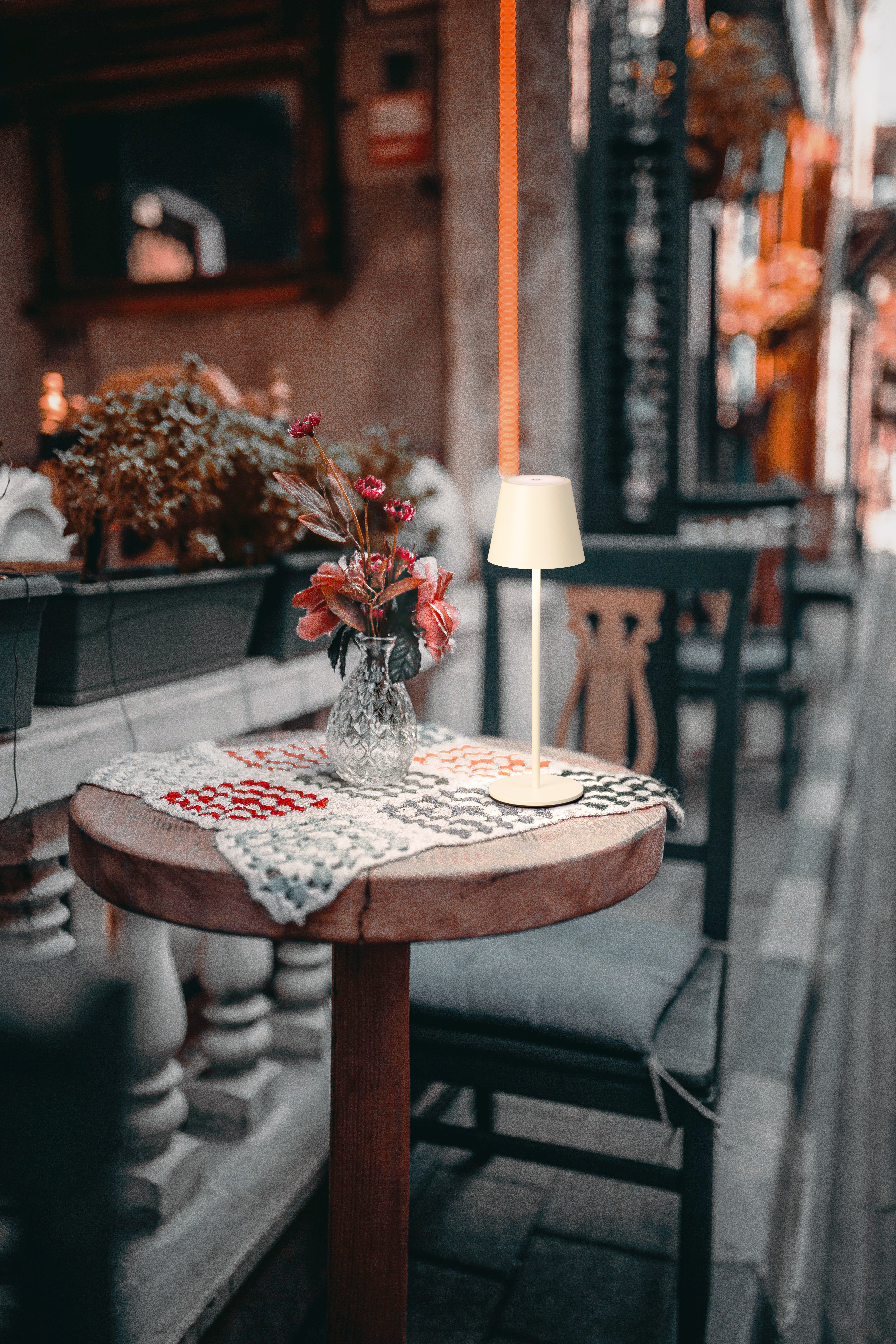 FH Lighting LED-Tischleuchte VILETTO in Metall sandbeige