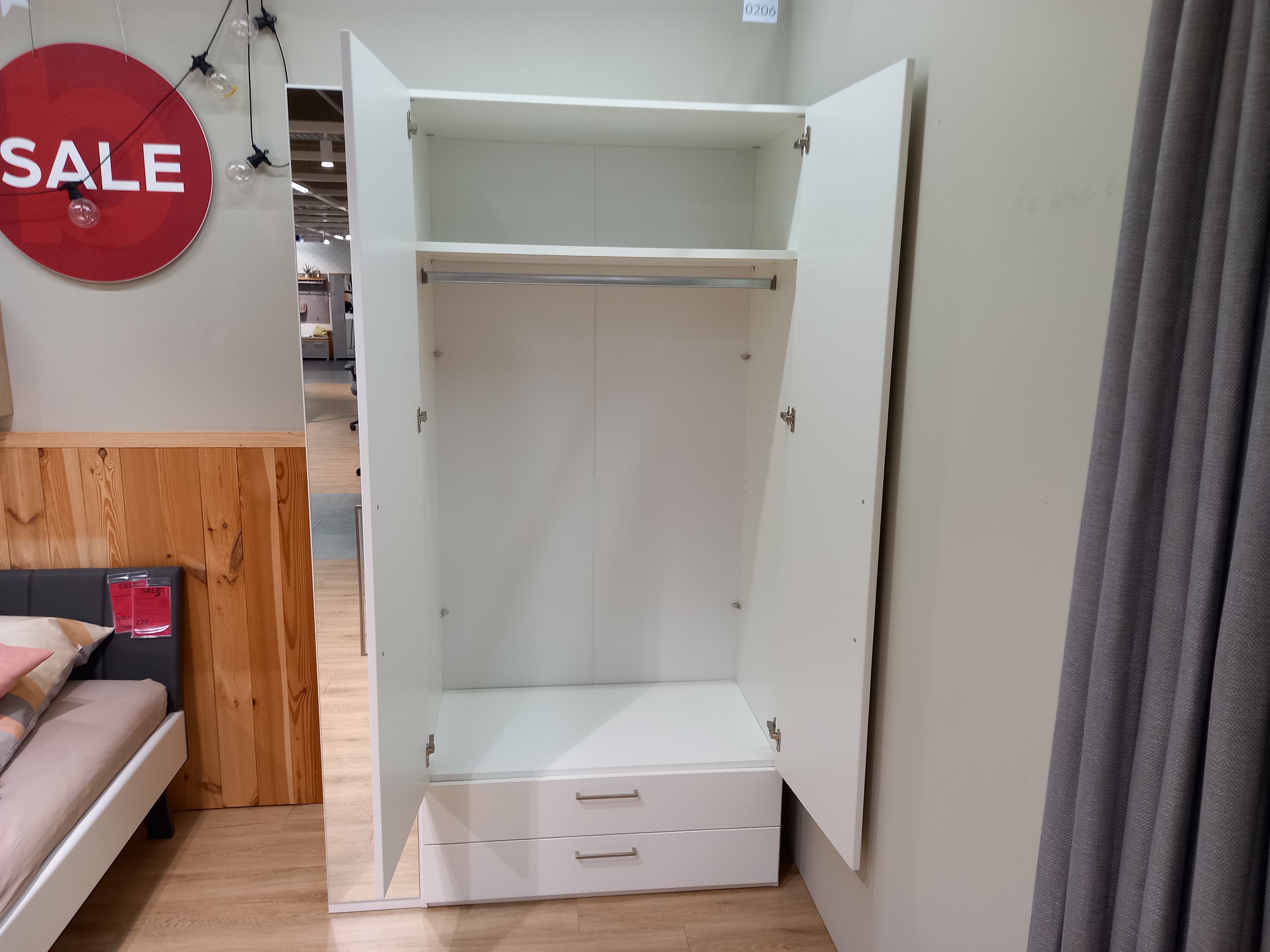 Kleiderschrank COCOON in Farbe Weiß, Kleiderschrank, Weiß, Drehtüren, Kleiderstange, Schubladen