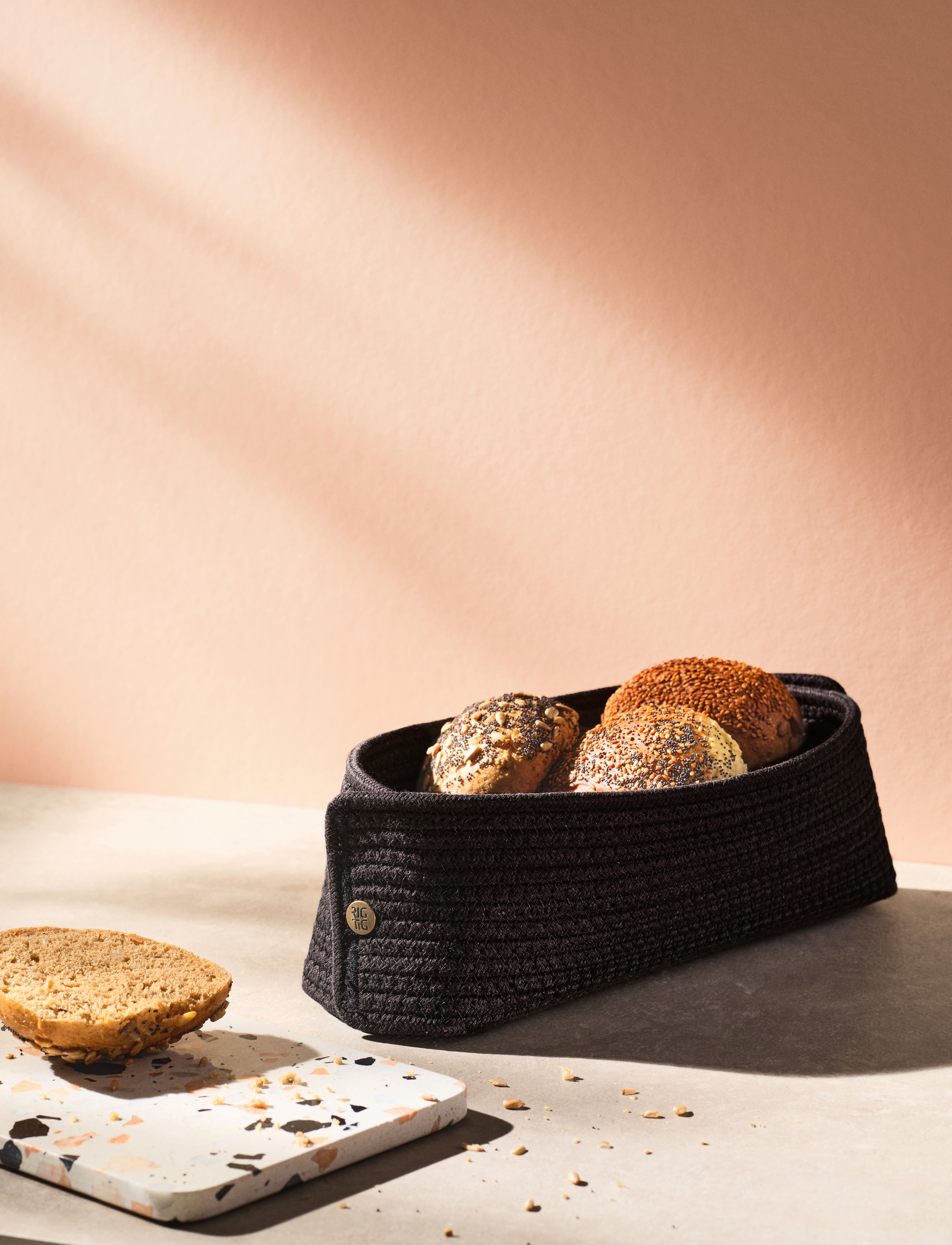 Stelton Brotkorb KNIT-IT in Farbe black