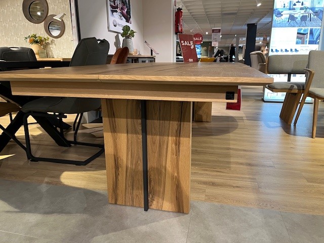 Interliving Esstisch IL5604 ca. L190 x B100, Höhe 75 cm in Eiche rustico hell geölt, esstisch, ausholz, holzstruktur, großer tisch, plattformfuß