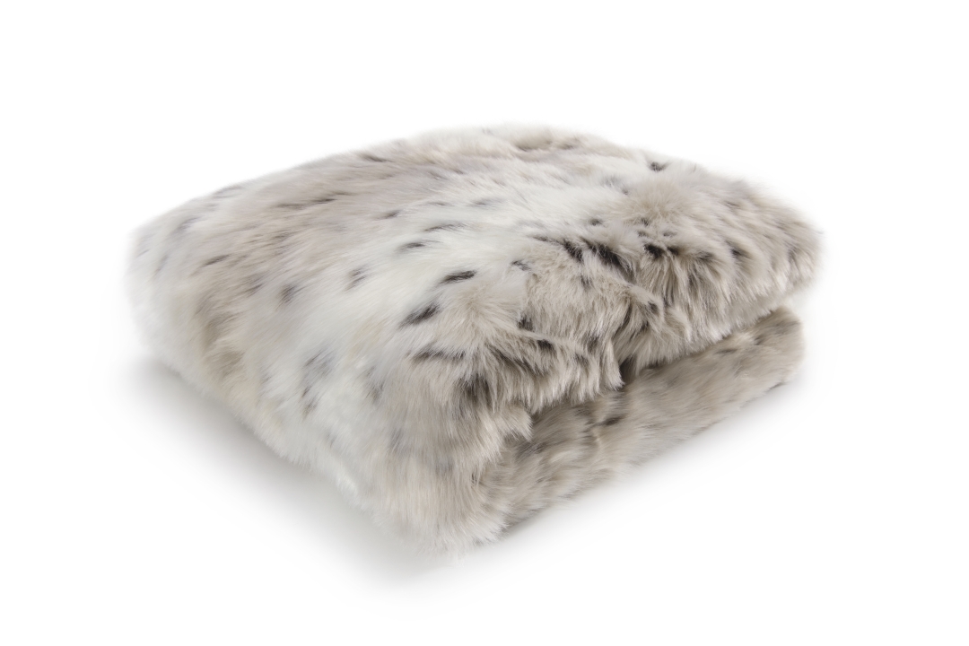 Magma Heimtex Plaid SKINS ca. 150x200cm in Farbe Schneeluchs Magma Heimtex Plaid SKINS ca. 150x200cm in Farbe Schneeluchs