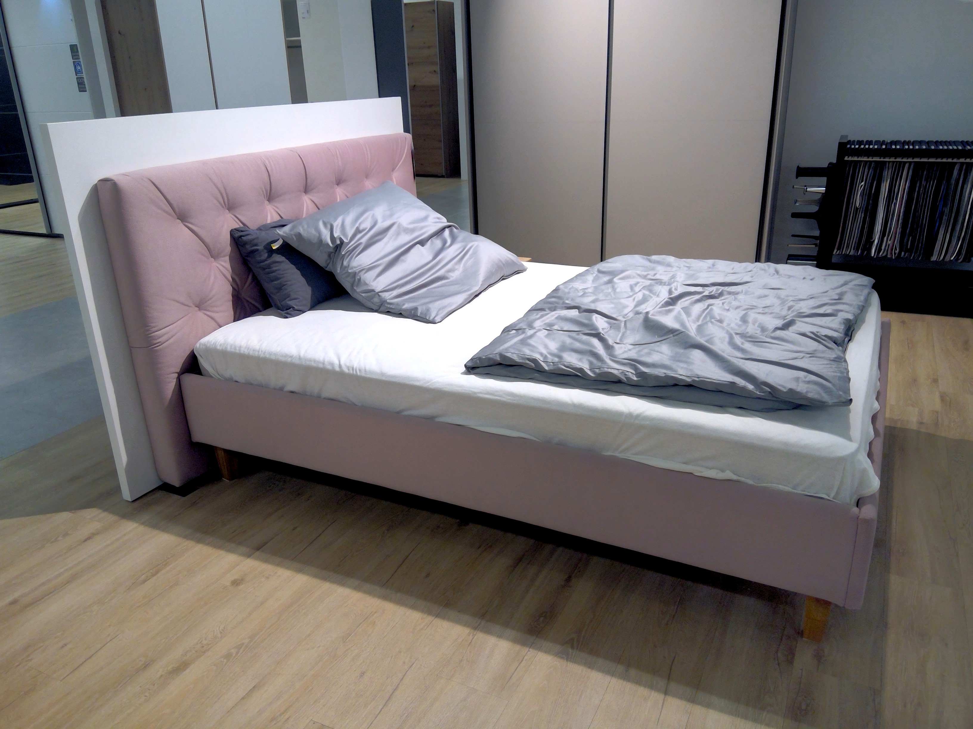 Knudsen Polsterbett in Stoff Taurus rose, Moebel, Bett, Drinnen, Innenarchitektur