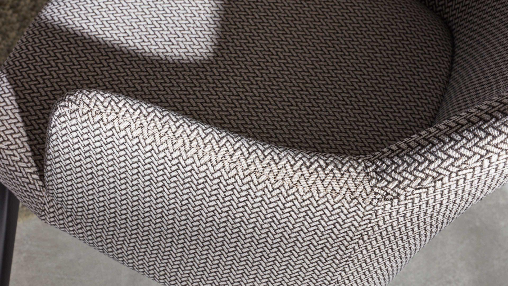 Interliving Armlehnstuhl IL 5110 BHT ca. 56x87x59cm in Stoff Calvin silver 12 Pg.6 Interliving Armlehnstuhl IL 5110 BHT ca. 56x87x59cm in Stoff Calvin silver 12 Pg.6, Gewebt, Dekoration für Zuhause, Mobiliar, Kissen, Stuhl