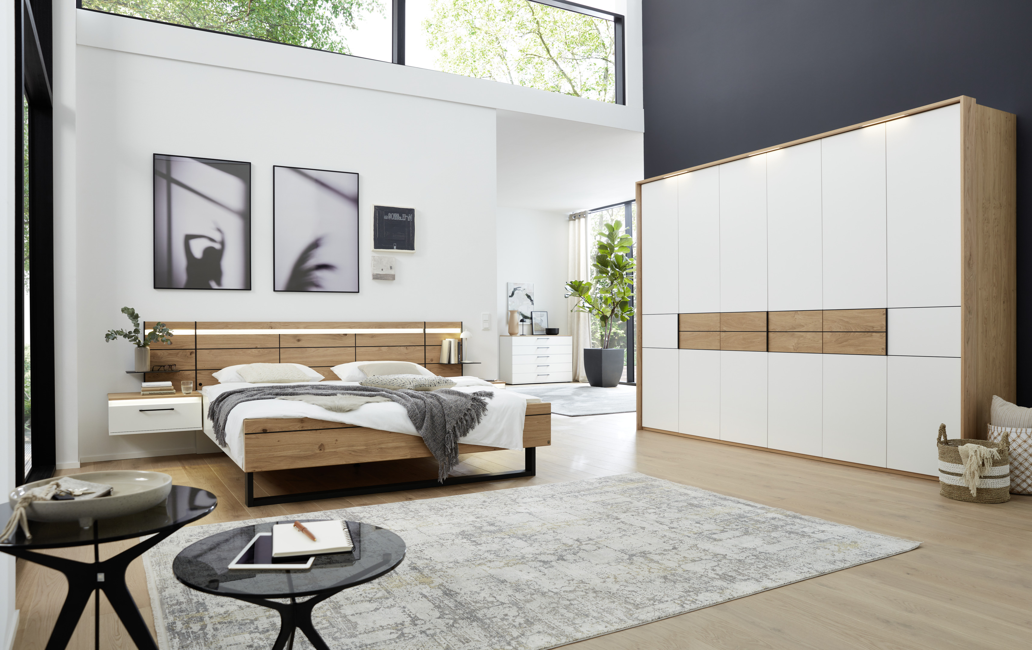 Musterring Luxus-Schlafzimmer MADIVA ca. 180x200cm in Balkeneiche/Lack weiß