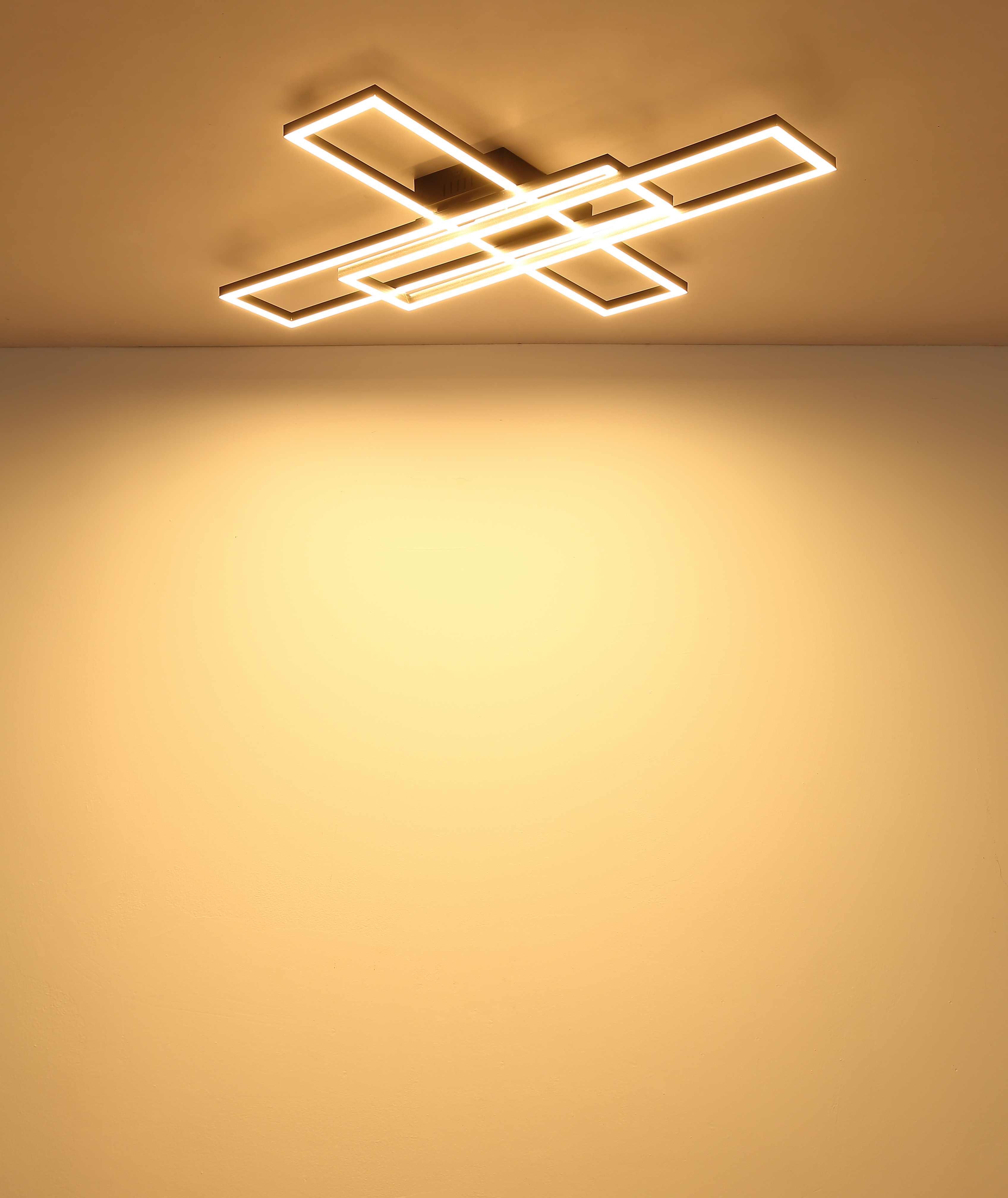 LED-Deckenleuchte in Fb. Schwarz Matt, deckenleuchte, geometrisch, indirektes licht, lichtschirm, moderne lampe