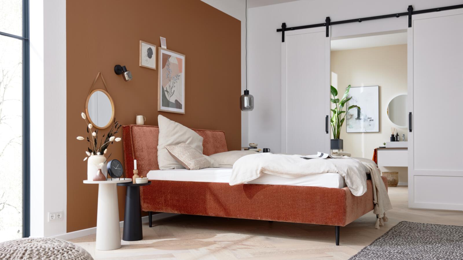 Interliving Polsterbettgestell IL 1417 ca. 180x200cm in Stoff Monty Rusty, Innenarchitektur, Inneneinrichtung, Mobiliar, Schlafzimmer, Kissen