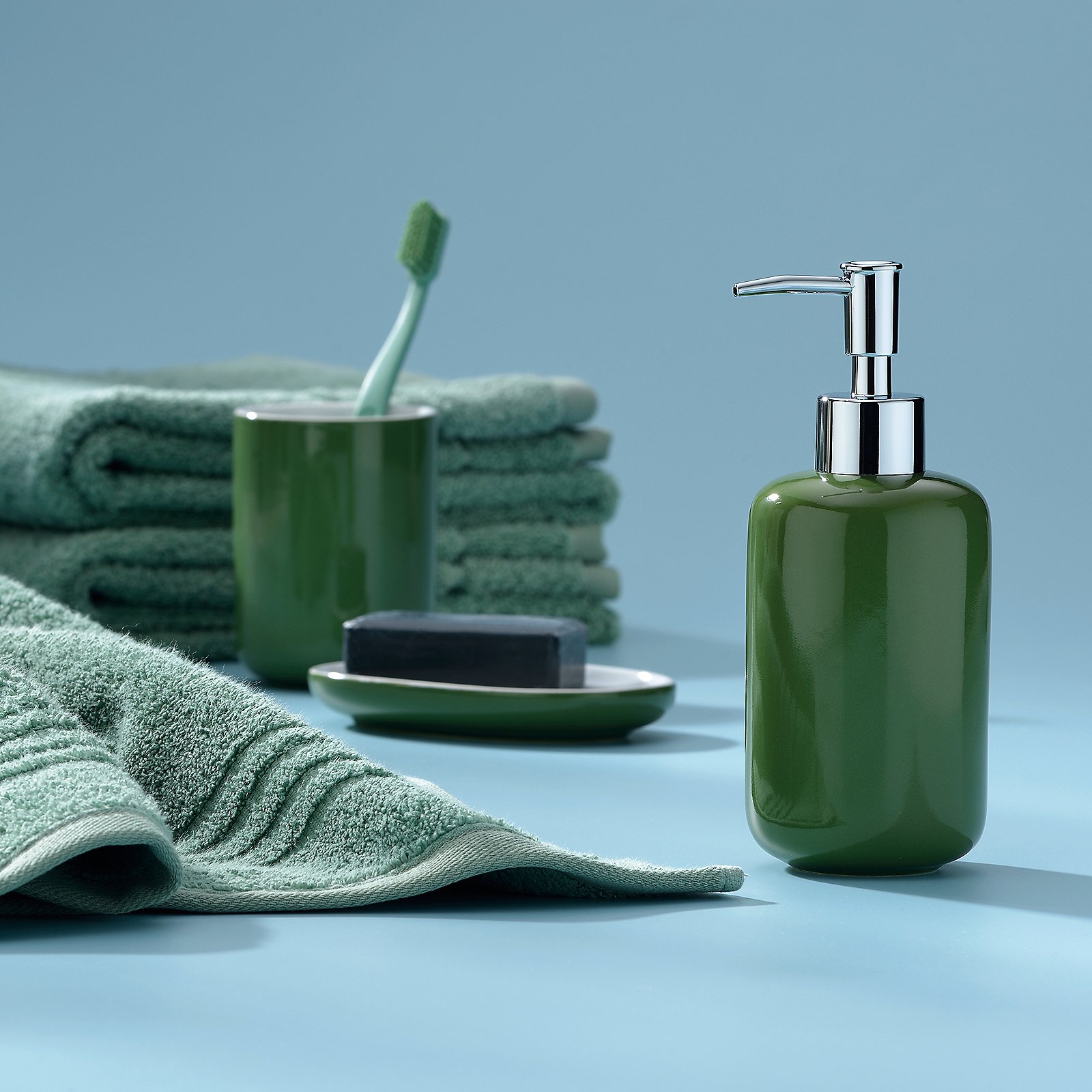 Kela WC-Garnitur ISABELLA in Farbe blattgrün, Duschgelspender, Grün, Flasche, Waschraum, Handgroß