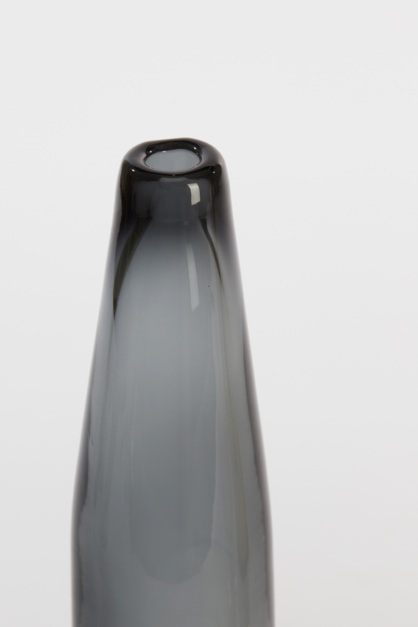Vase ESTUA in Glas grau