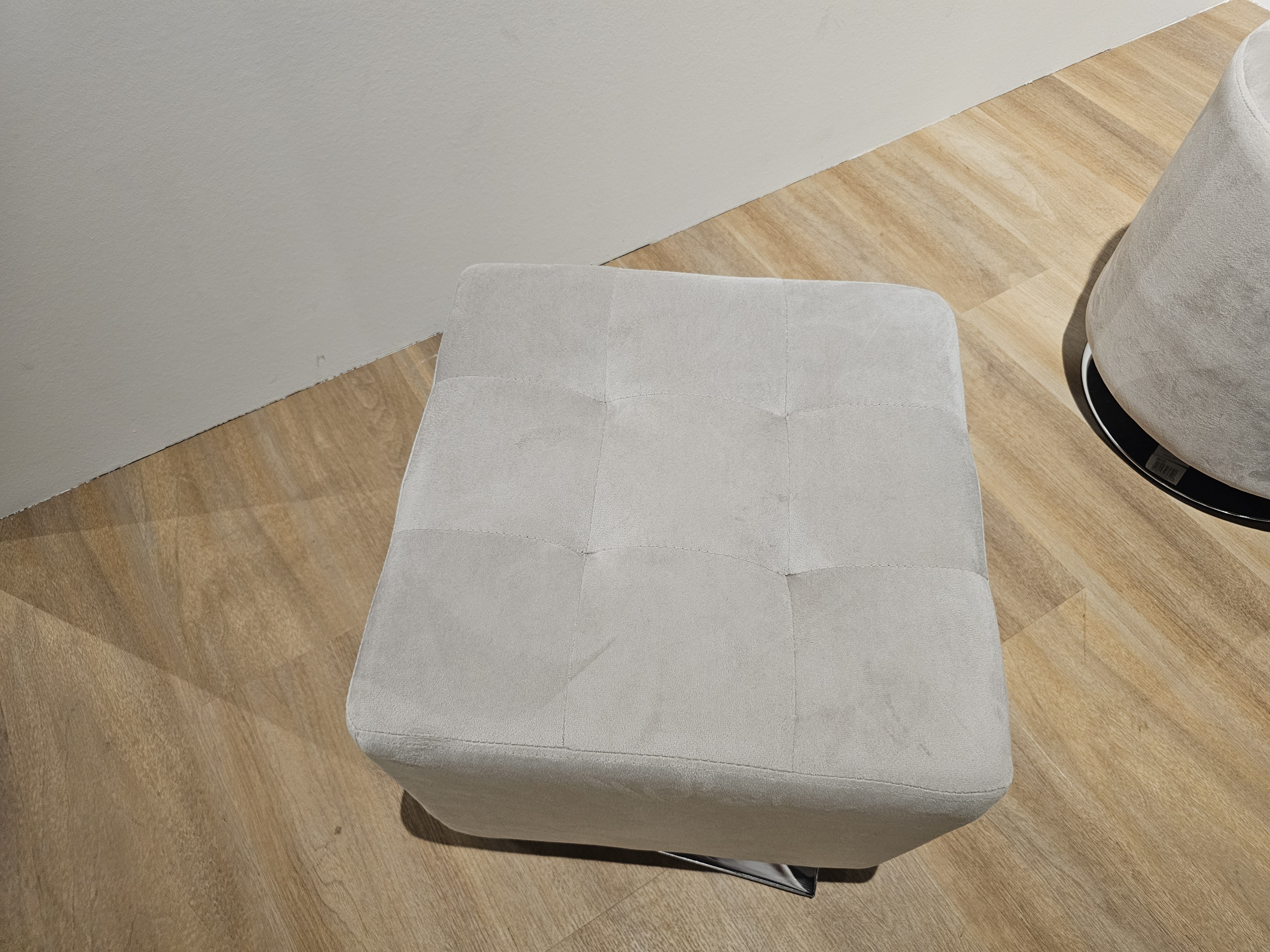 Hocker BETO 2 in Farbe Chrom, Kaschmir, Sessel, Pouf, grau, Stoff, quadratisch