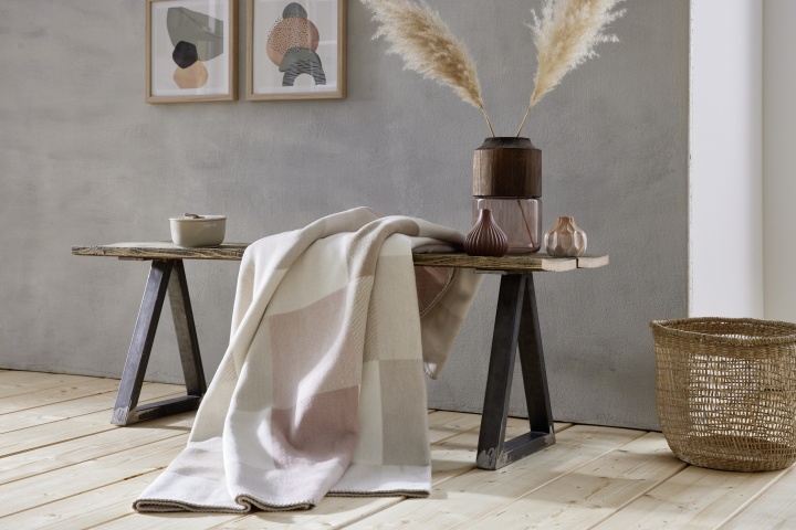 Interliving Wohndecke IL-9114 ca. 150x200cm in Classic Lotus