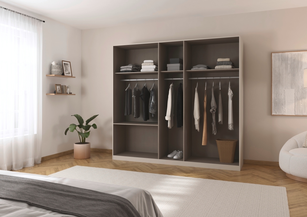 Rauch Drehtürenschrank KODA 5-türig in Champagner/Atlantic Oak dunkel foliert Rauch Drehtürenschrank KODA 5-türig in Champagner/Atlantic Oak dunkel foliert
