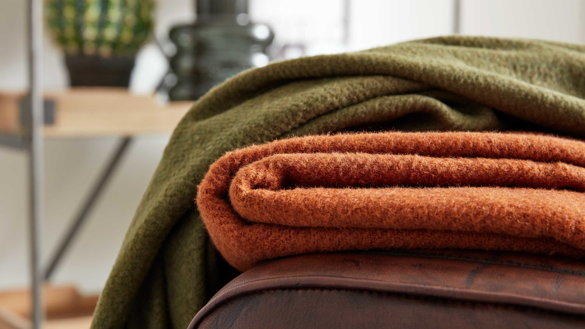 Interliving Wohndecke IL-9109 ca. 150x200cm in Farbe cognac