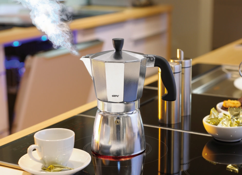 GEFU Espressokocher LUCINO in Farbe schwarz/silber, Kaffeekanne, Espressokocher, Stainless Steel, Induktionskochfeld, Kaffeetasse