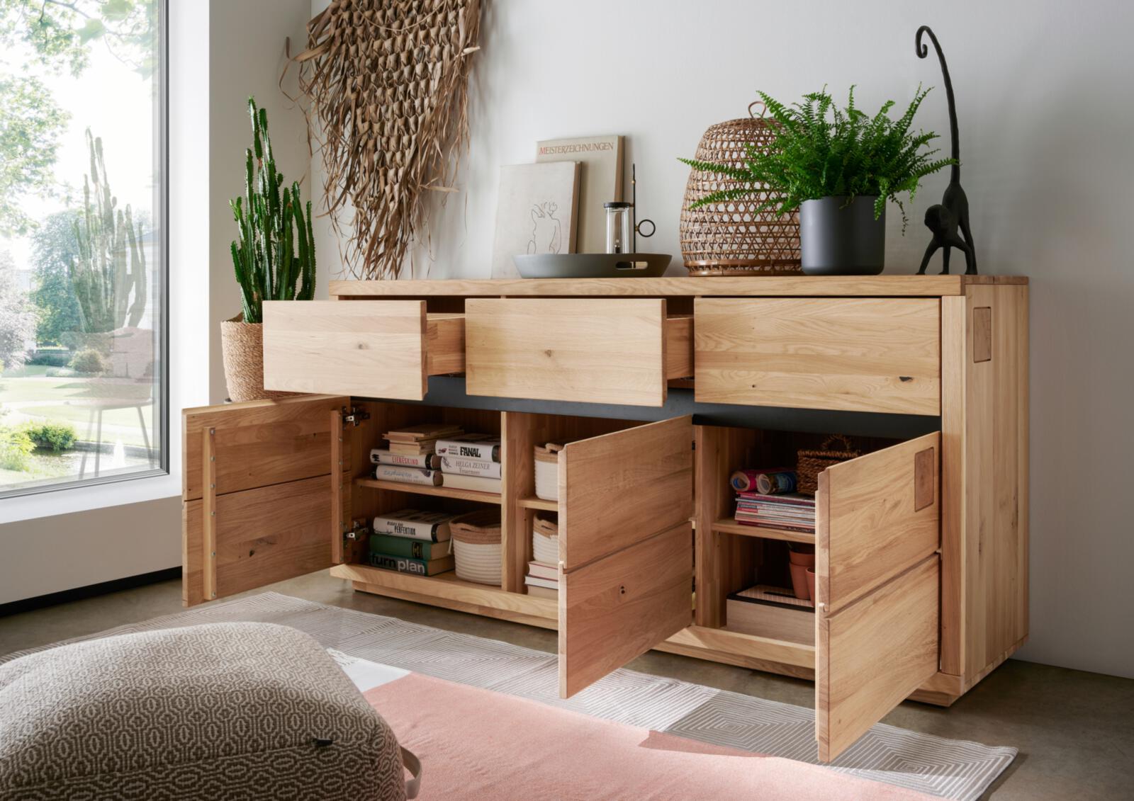Sideboard II in Wildeiche massiv geölt