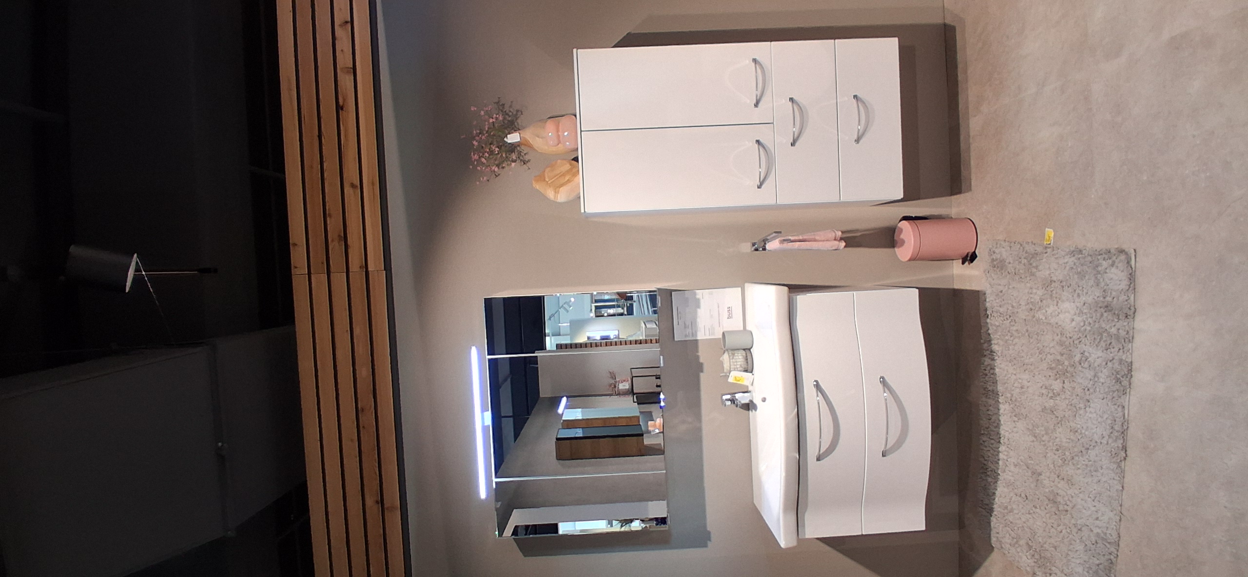 Pelipal Badkombination in Farbe Front 10 Weiss Hgl. Folie Pelipal Badkombination in Farbe Front 10 Weiss Hgl. Folie, Drinnen, Innenarchitektur, Kabinett, Mobiliar