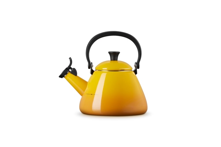Le Creuset Wasserkessel Kone 1.6L in Nectar, kessel, gelb, kochtopf, metall, pfeifton