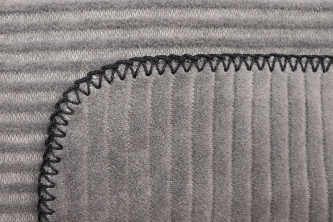 Biederlack Decke ca. 150x200cm in Farbe Feel Cord Dark Biederlack Decke ca. 150x200cm in Farbe Feel Cord Dark, Corduroy, Stickerei, Aufnäher, Grau, Stoff