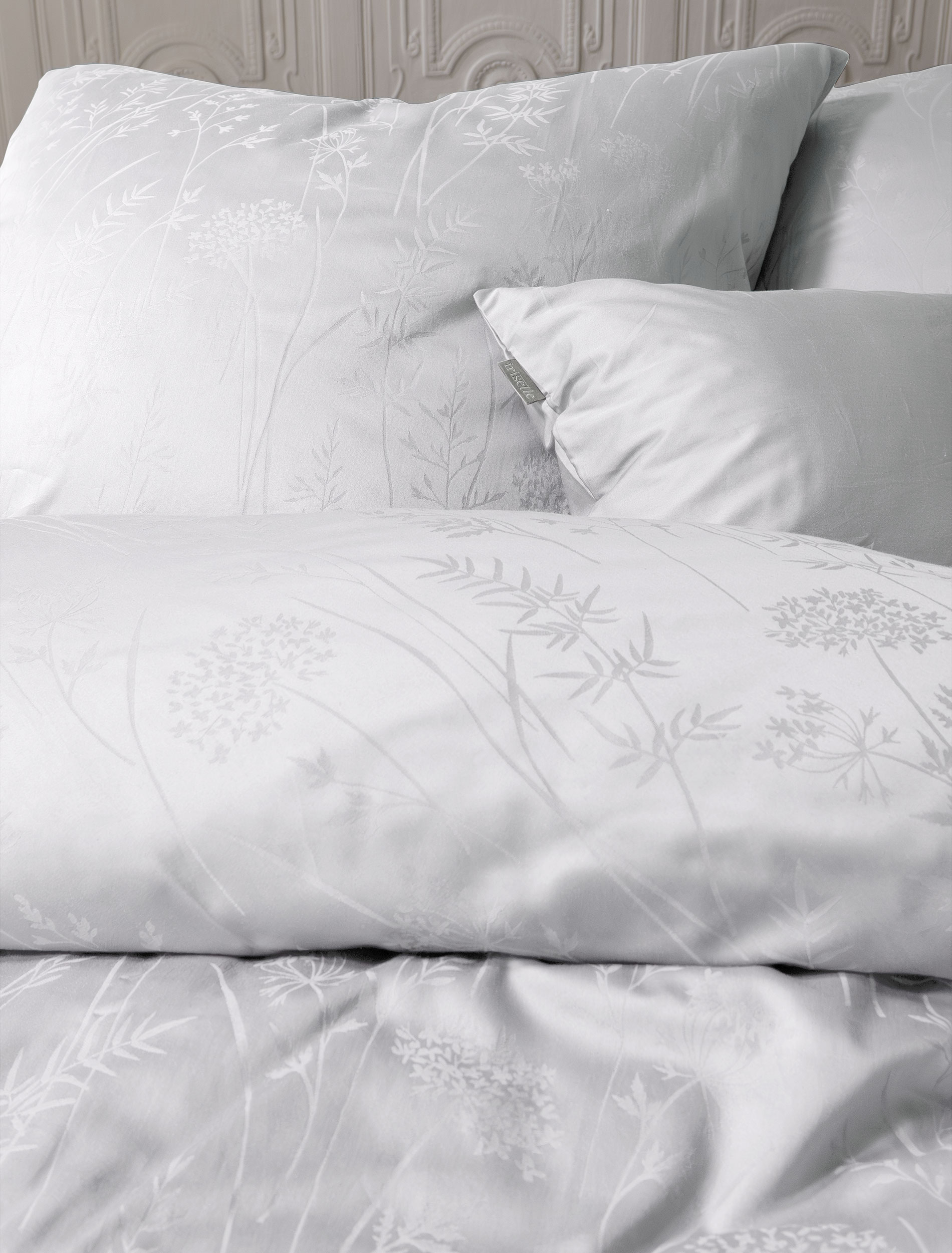 irisette Webwaren Bettwäsche RIO in Farbe ca. 155x220cm irisette Webwaren Bettwäsche RIO in Farbe ca. 155x220cm, Kissen, Dekoration für Zuhause, Bett, Mobiliar