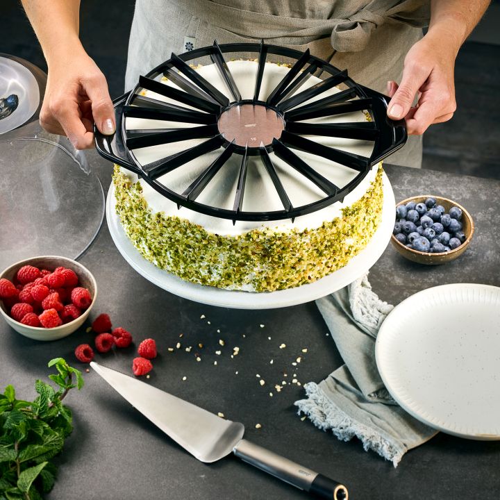 GEFU Tortenteiler COOKIE in Farbe schwarz/silber, kuchen, torte, backform, frischkäse, beeren