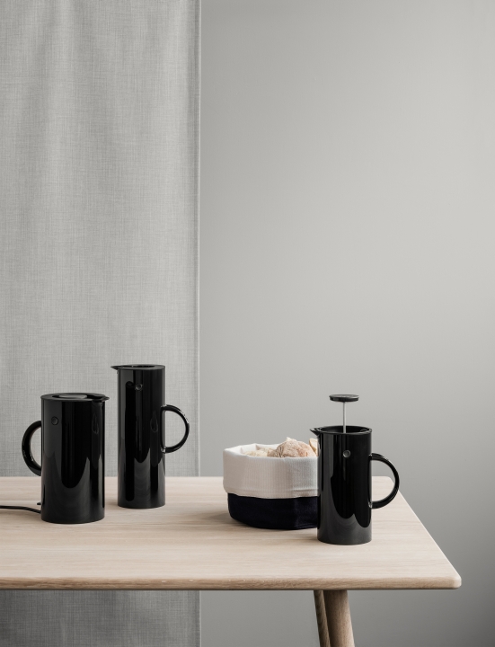 Stelton Isolierkanne EM77 1 Liter in Farbe black