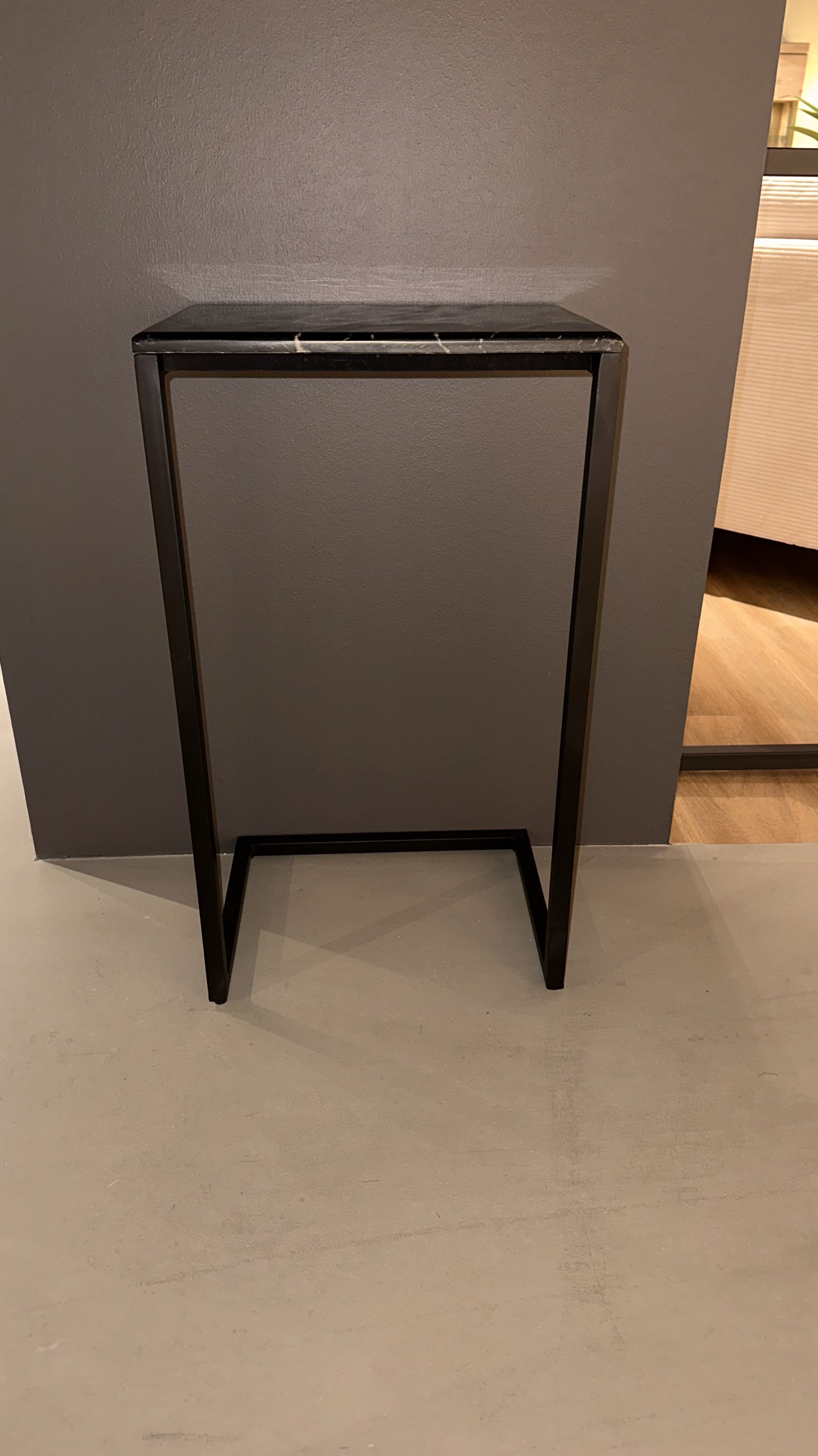 Direct 4 Home Beistelltisch IRON ca. B40 H70 T30 cm in Tischplatte Marmor schwarz