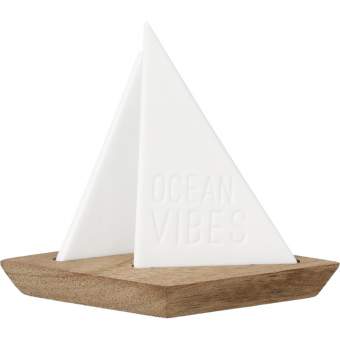 Meeresgruß OCEAN VIBES in Ocean vibes, sailboat, miniature, holzbasis, weiße segel, deko-artikel