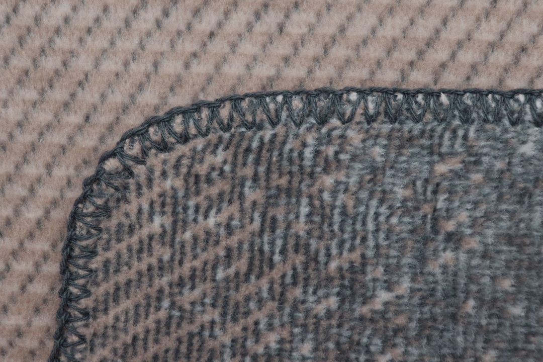 Biederlack Decke ca. 150x200cm in Farbe Desert Wave, Naht, Nahtzugabe, Stoff, Kante, Graugrün