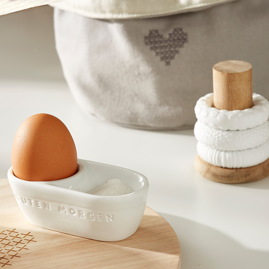 Eierbecher GUTEN MORGEN in Farbe weiß, Eierhalter, Eier, Schale, Salz-Behälter, Küchenzubehör