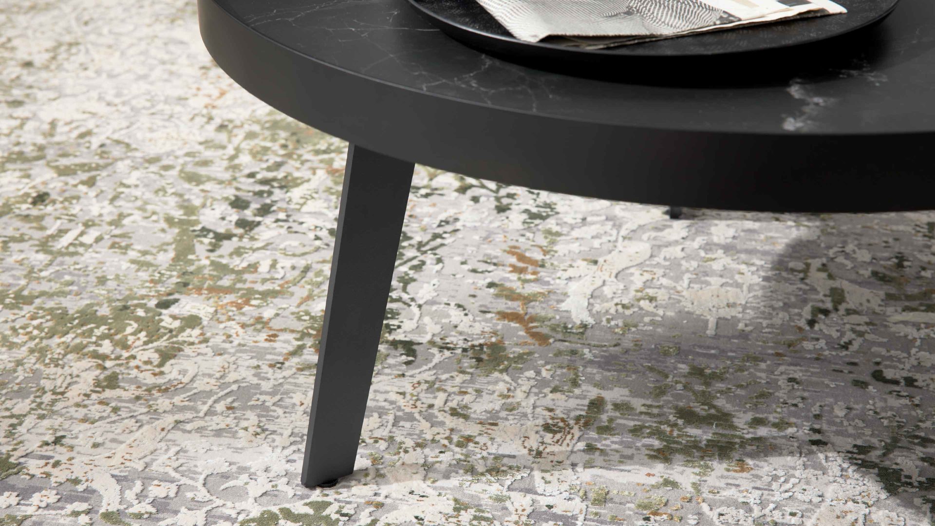 Interliving Couchtisch IL 6217 Ø ca. 70cm in Keramik Marmoroptik Marquina