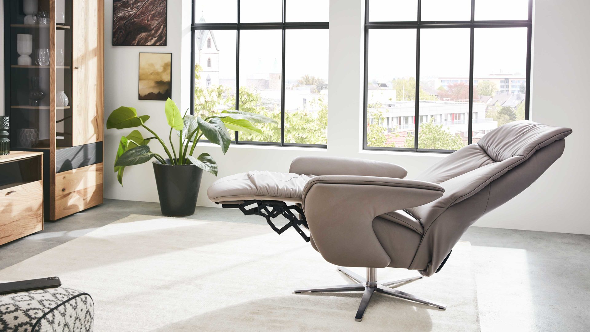 Interliving Relaxsessel, 2-motorisch IL-4552 in Leder Longlife Stahl/Sternfuß Edelstahloptik 