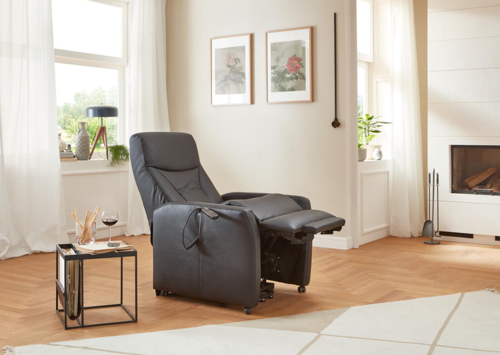 Knudsen Relaxsessel COMFORTIMES in Leder Madras schwarz