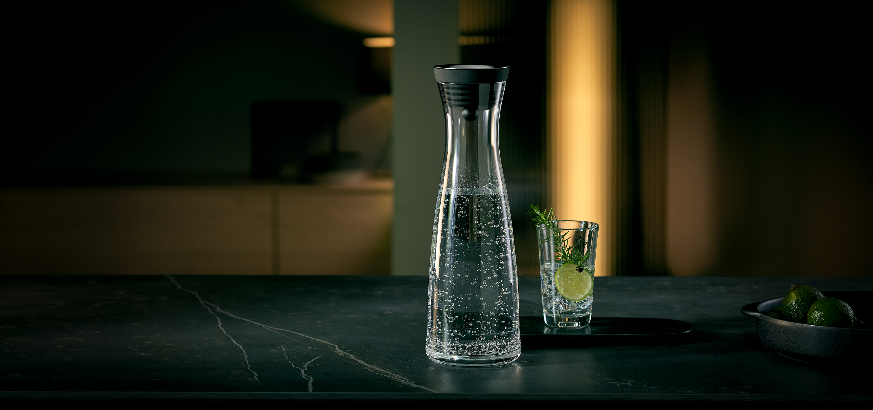 WMF Basic Wasserkaraffe, 1,5 l, Schwarz in tranparent