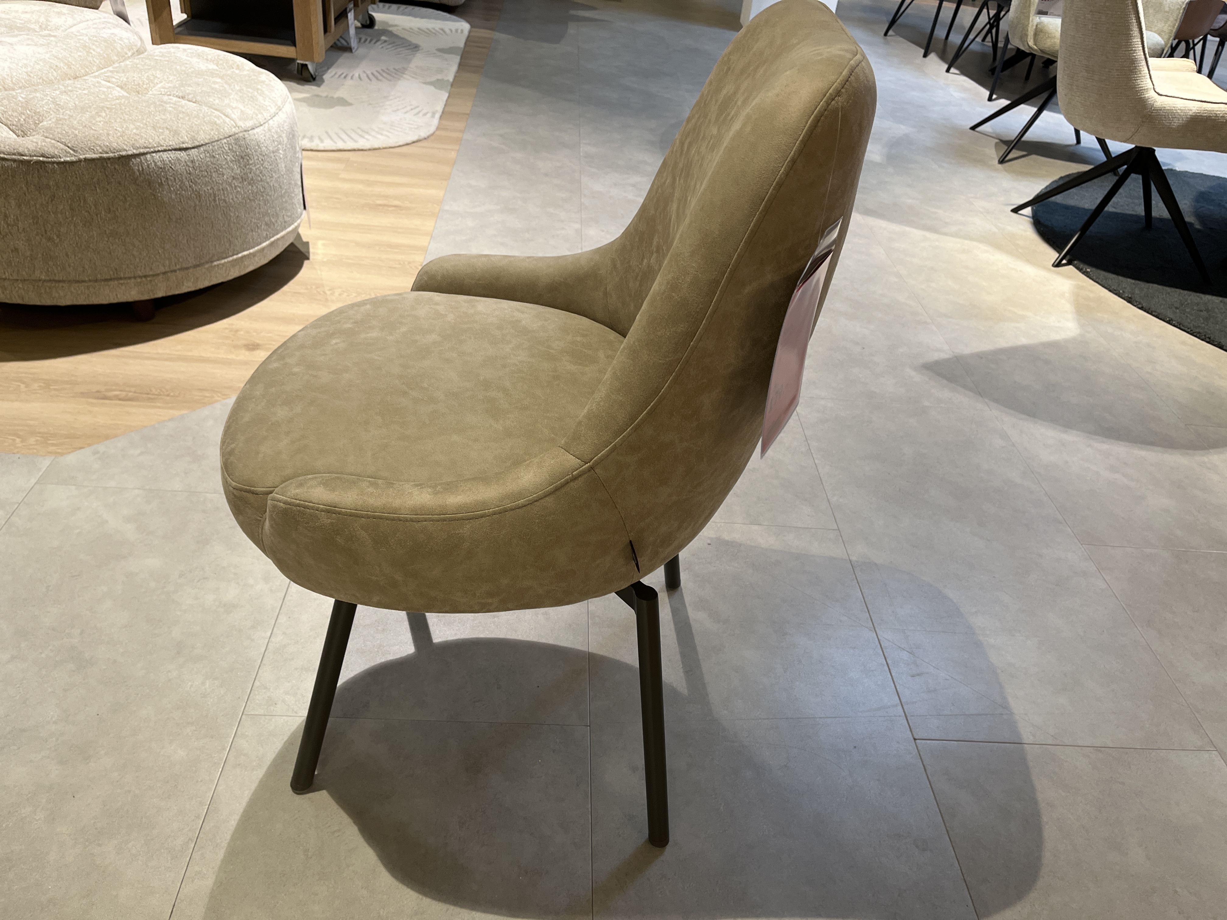 Henders & Hazel Stuhl ROCCO ca. B61 H86 T66 cm in Stoff oregon beige, Polsterstuhl, olivgrüner Bezug, schwarze Metallbeine, gepolsterte Rückenlehne