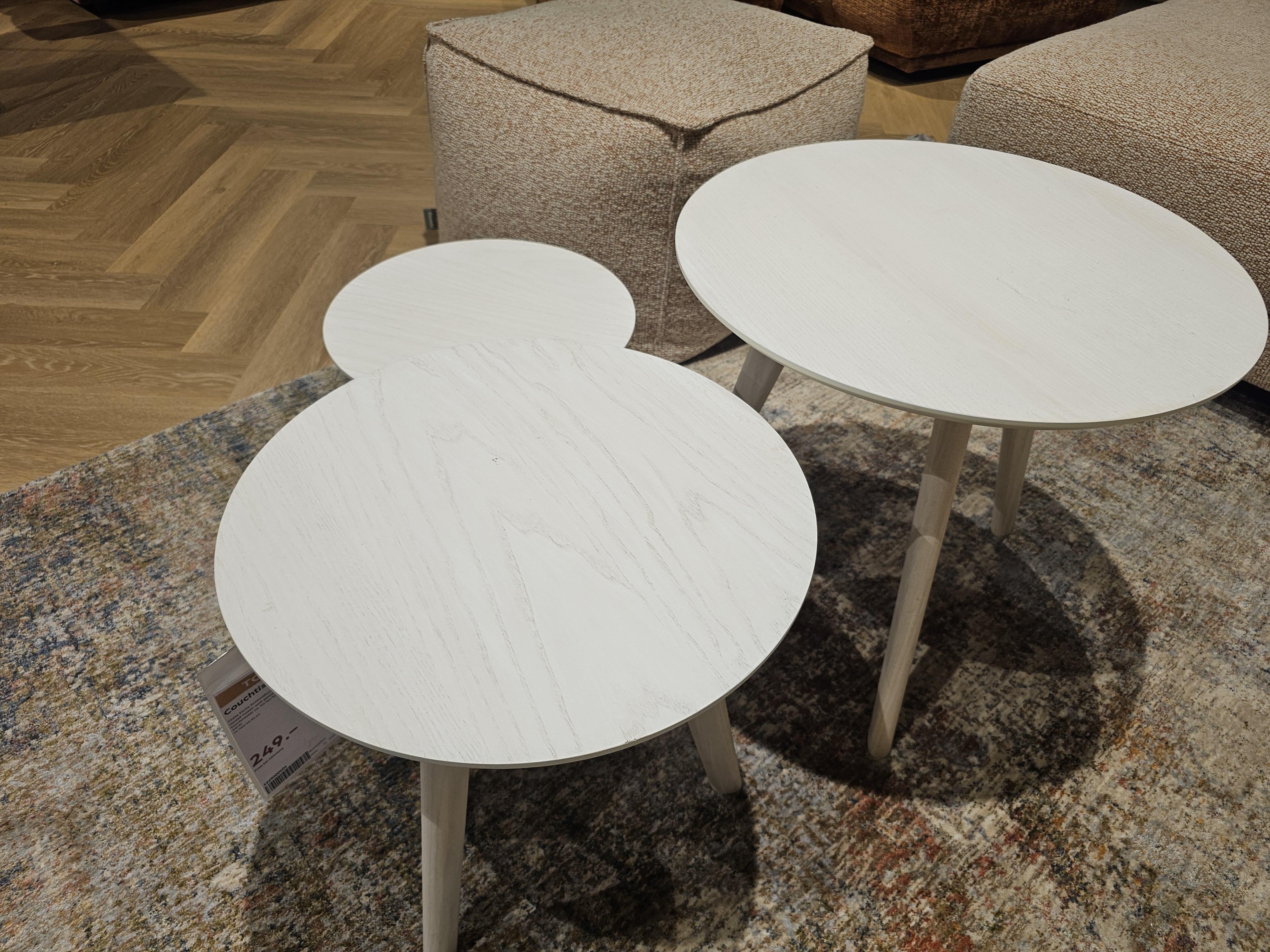 Roomio Couchtisch 3er-Set NO. 2000 mit Platte aus Esche Echtholzfurnier, Gestell massiv weiß gewaschen, Beistelltisch, Kaffeetisch, Holztisch, runde Tische, weißer Oberseite