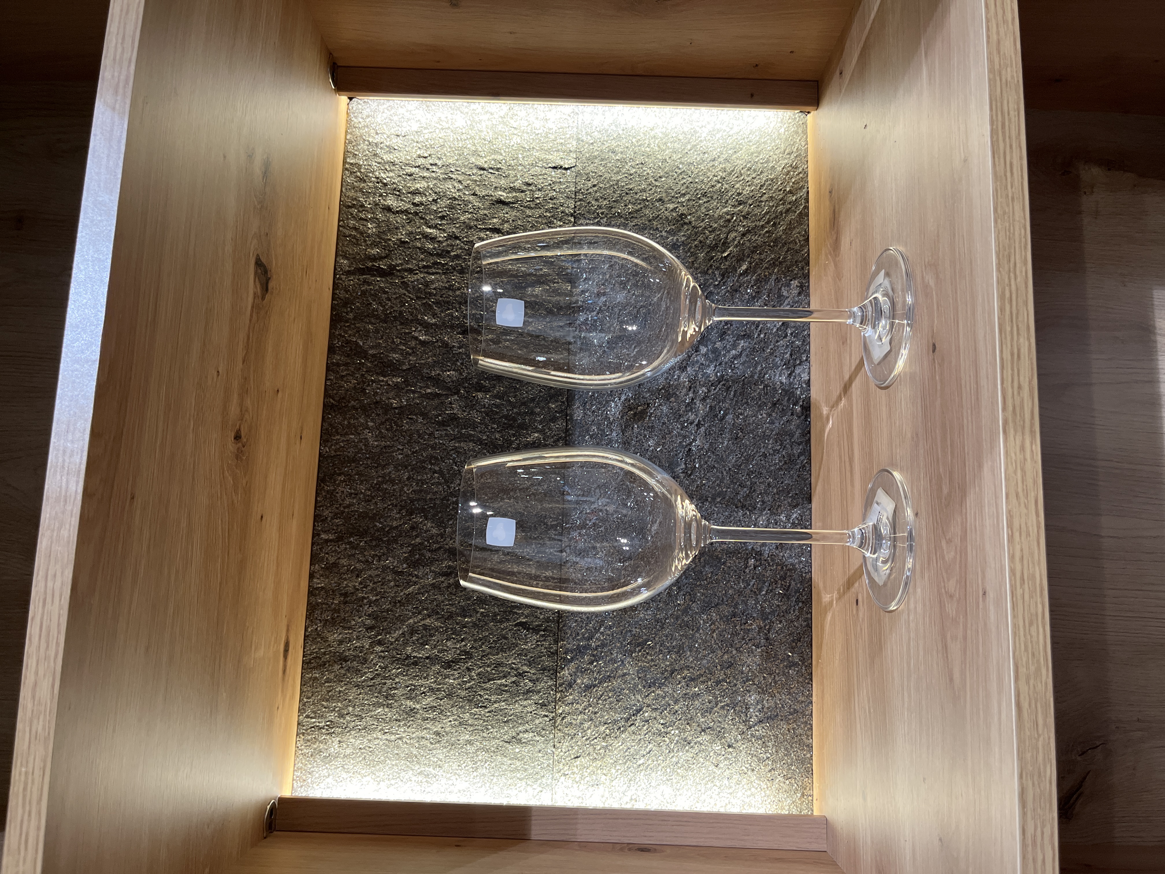 Wohnkombination TUNIS ca.B340 H189 T50 cm in Asteiche furniert/Lamelle, Weinglas, Glas, Weingläser, Stielglas, Klarglas